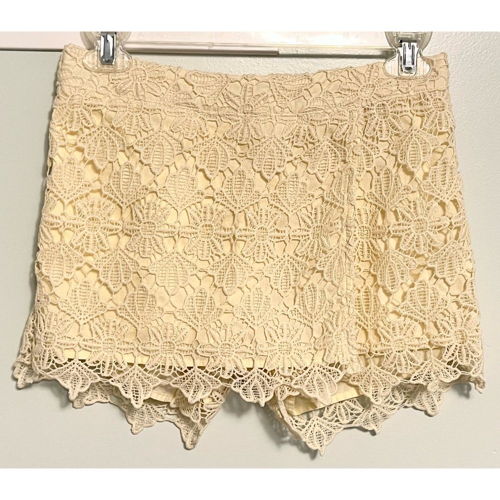 Altar’d State Cream Lace Skort - Medium